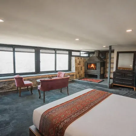 Montana Hotel