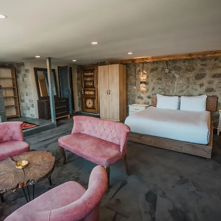 Montana Hotel