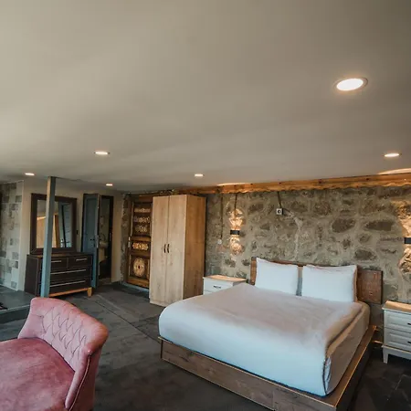 Hotel Montana *